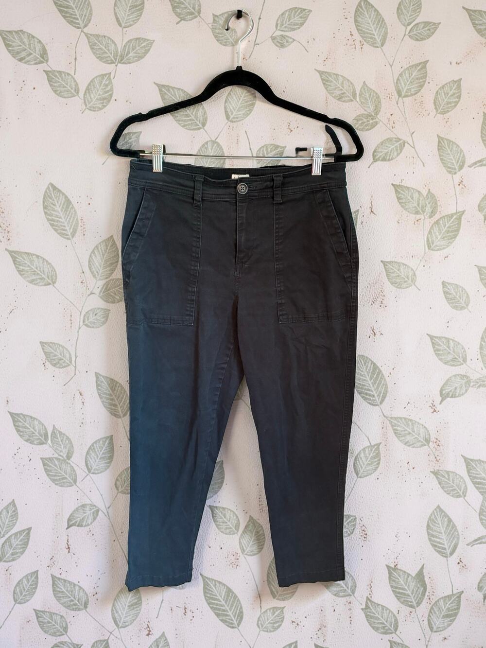 A New Day Women's Pants Size 6 Black Stretch Cotton Ankle Cropped Utility